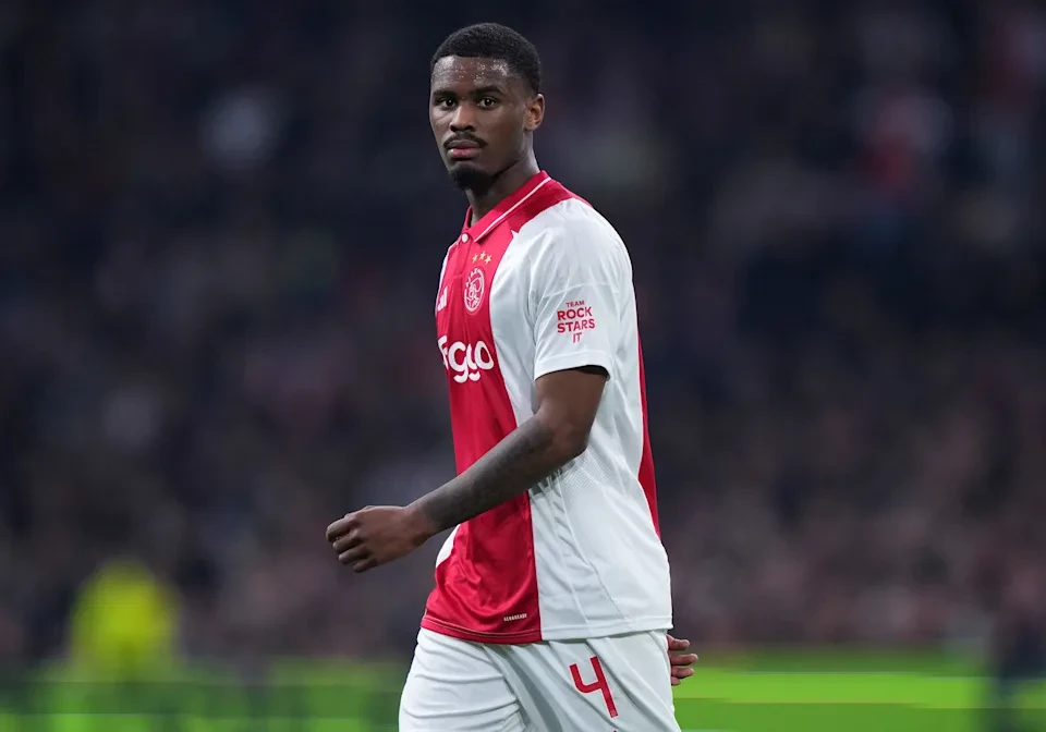 Chelsea Selangkah Lebih Maju dari Liverpool untuk Dapatkan Jorrel Hato dari Ajax