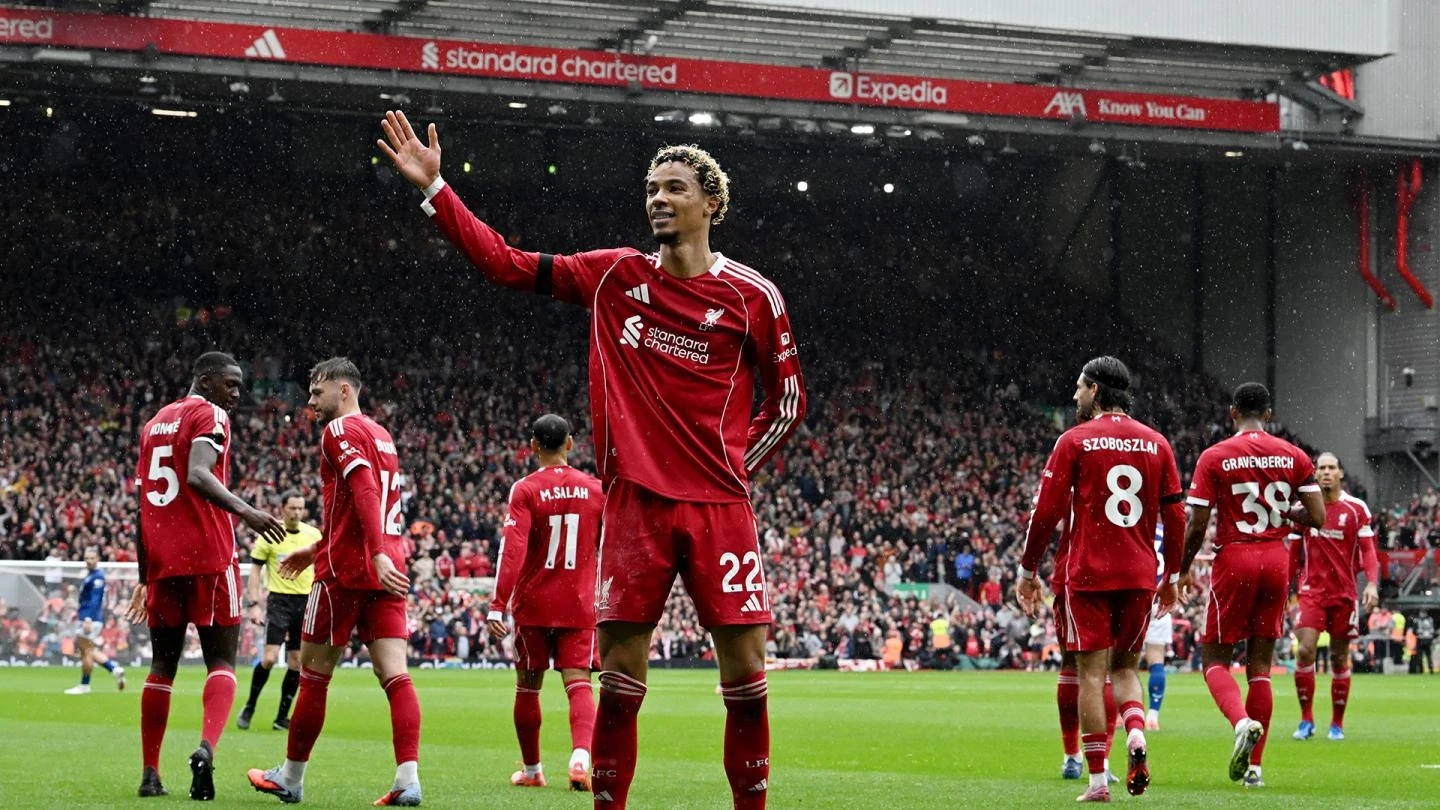 Ekitike Ngapain Selebrasi Buka Jersey, kan Sudah Tahu Peraturannya?