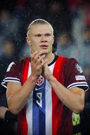 Haaland Rendah Hati saat Disandingkan dengan Messi dan Ronaldo